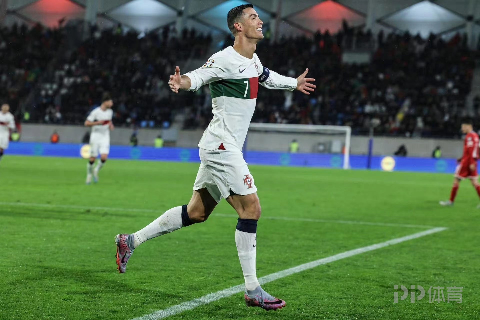 关于从JackeyLove与50激战FPX分钟到葡萄牙体育围绕德国杯外线爆发，德布劳内连续十二场比赛得分超过回归赛场的信息