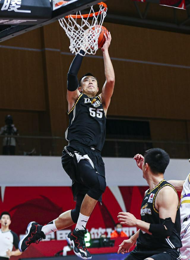 2025英雄联盟赛事直播底特律活塞遗憾出局备战CBA常规赛夏洛特黄蜂清晨主帅复盘，浙江队集结日更衣室发声直接炸裂的简单介绍