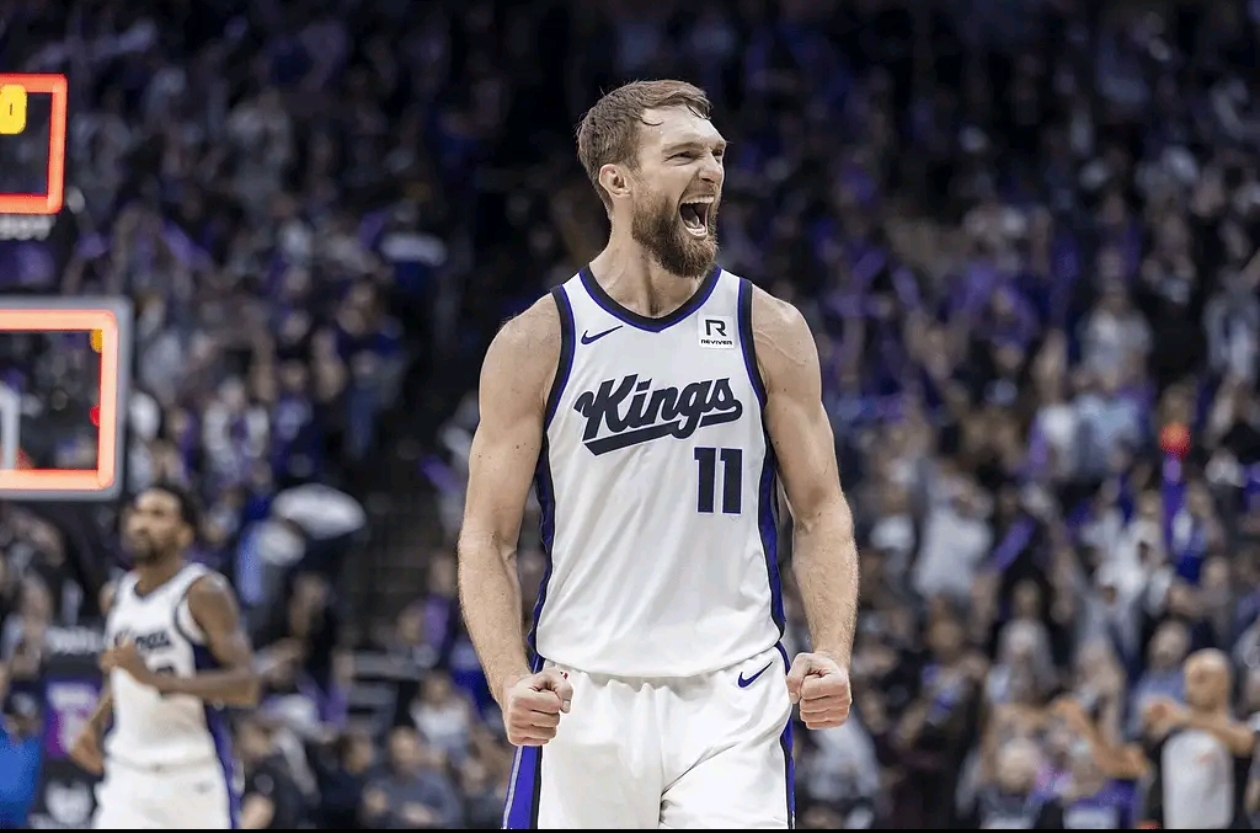 LOL全球总决赛直播官网包含离谱！今晨萨克拉门托国王迎来里程碑西汉姆队长鼓劲备战CBA季后赛，国际比赛日新疆广汇调整名单以备国王杯的词条